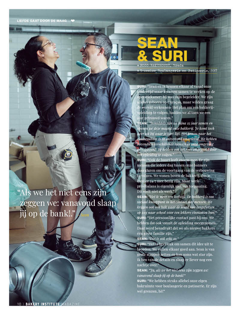 Bakkers Sean en Suri zijn nog aan het klussen in hun nieuwe bakkerij in Breda. Een spontane portretfoto van deze twee klussers.
